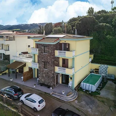 With Veranda And Private Parking Apartment *