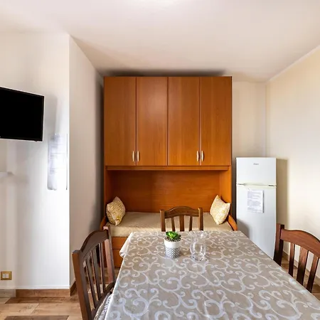 With Veranda And Private Parking Castelsardo
